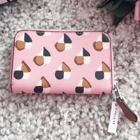 Coach NWT Women's Geometric Heart Print Small Wallet - Picture 3 of 4